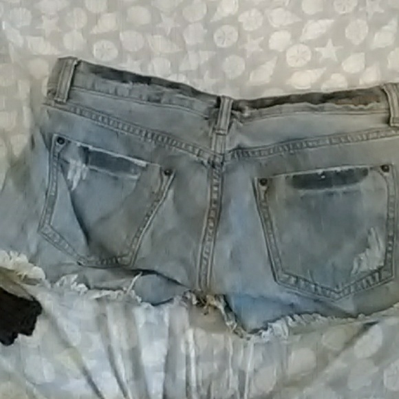 Billabong Shorts - Picture 3 of 3